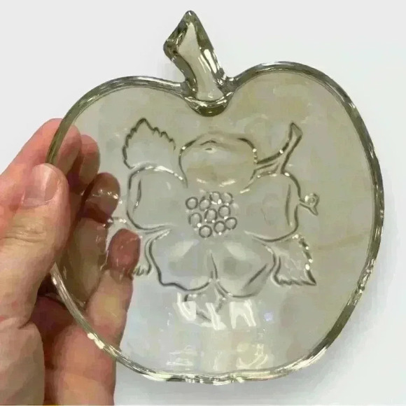 Set of 4 VTG Glass apple bowl trinket dish apple blossom bottom ๐๐ - Picture 3 of 7